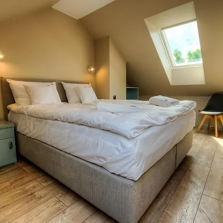 Apartament Bursztynowa17 *