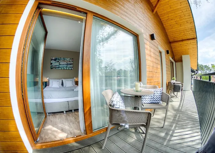 Apartament Bursztynowa17 *